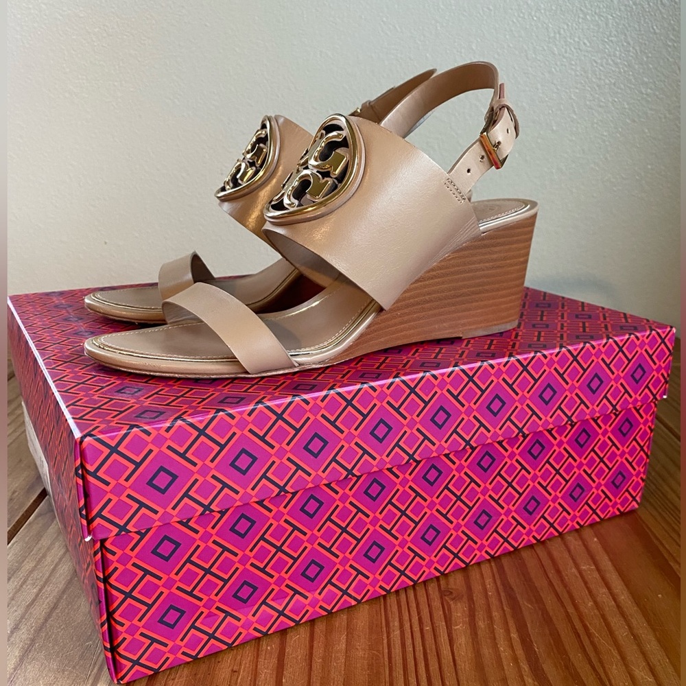 Tory Burch Metal Miller Wedge Light Makeup Nude Size 9